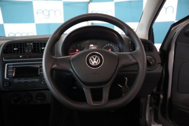 17097VWPoloVivo010-th.jpg
