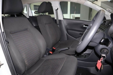 17144VWPoloVivo013-th.jpg