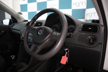 17144VWPoloVivo016-th.jpg