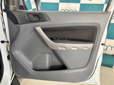 17320FordRanger005-th.jpg