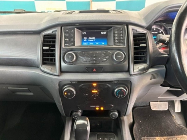 17320FordRanger011-th.jpg