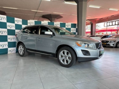 2010 Volvo XC60 D5 (151 kW) R-Design Geartronic   - ABS,AIRCON,CLIMATE CONTROL,ELECTRIC WINDOWS,LEATHER SEATS,PARK DISTANCE CONTROL,TOWBAR,XENON LIGHTS,SUNROOF,AIRBAGS,ALARM,CRUISE CONTROL,FULL-SERVICE RECORD,RADIO,USB,AUX,CD. Finance available, trade-ins welcome, T&C'S apply!!!