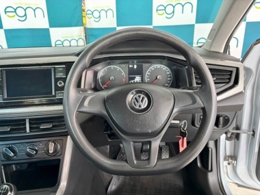 17357VWPoloTrendline010-th.jpg