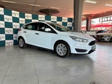 2017 Ford Focus 1.0 EcoBoost Ambiente 5 Door Hatch - ABS,AIRCON,ELECTRIC WINDOWS,AIRBAGS,ALARM,PARTIAL-SERVICE RECORD,RADIO,BLUETOOTH,USB,CD,SPARE KEYS. Finance available, trade-ins welcome, T&C'S apply!!!
