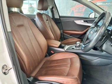 17378AudiA4006-th.jpg