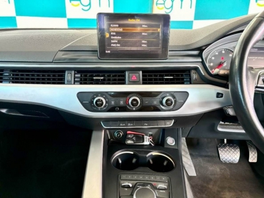 17378AudiA4012-th.jpg