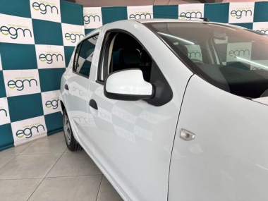 17415RenaultSandero004-th.jpg