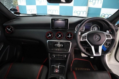 CONSMercedesBenz008-th.jpg