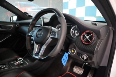 CONSMercedesBenz010-th.jpg