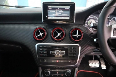 CONSMercedesBenz012-th.jpg