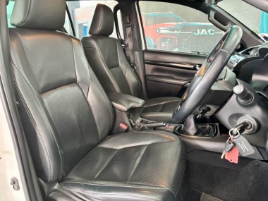 CONSToyotaHilux006-1-th.jpg